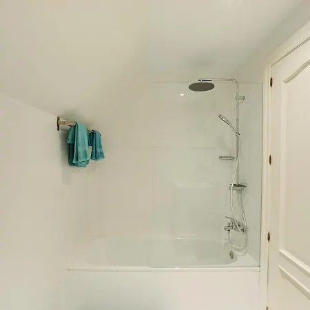Apartment Stunning Duplex Penthouse 300m From The Casares