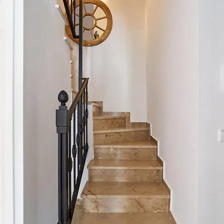 Stunning Duplex Penthouse 300m From The Casares