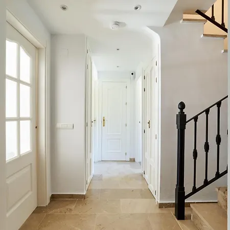 Apartment Stunning Duplex Penthouse 300m From The Casares