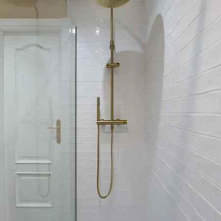 Stunning Duplex Penthouse 300m From The Apartment *