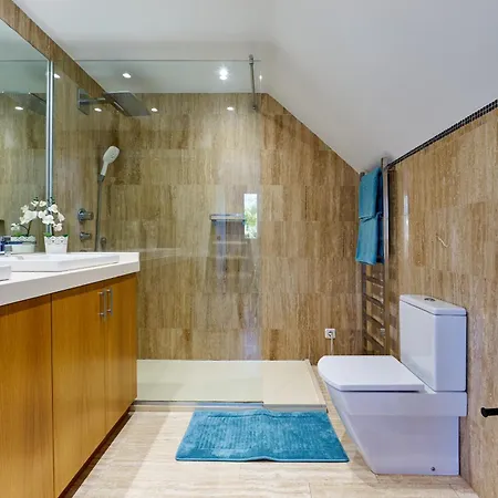 Stunning Duplex Penthouse 300m From The *