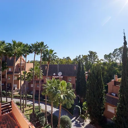 Stunning Duplex Penthouse 300m From The Apartment